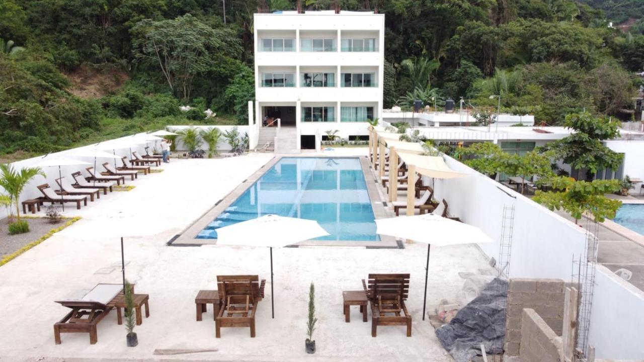 Malaki Hotel Los Ayala Exterior photo